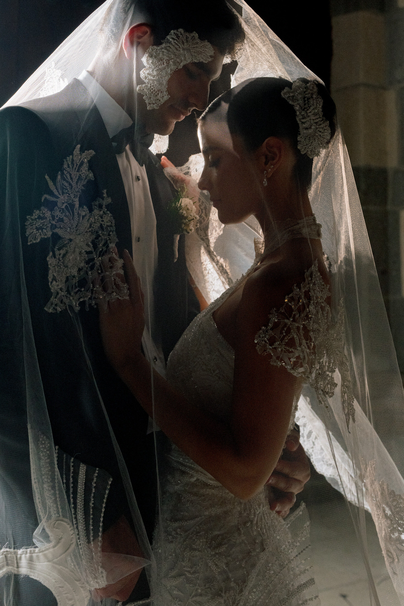 How to Choose the Right Luxury Wedding Photographer - Photo by Ruben Parra