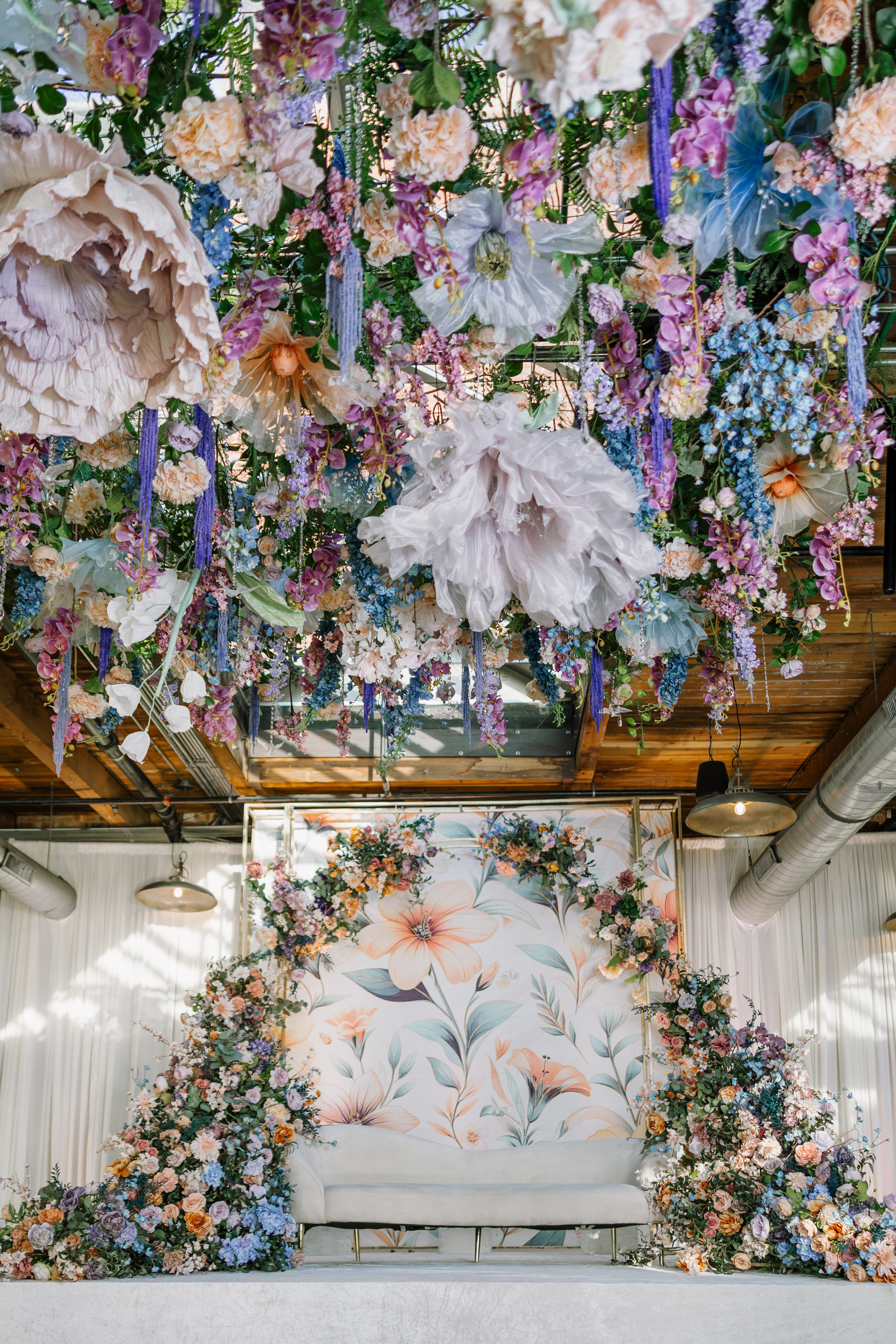 stunning floral wedding decor-Lusia Studio Photography