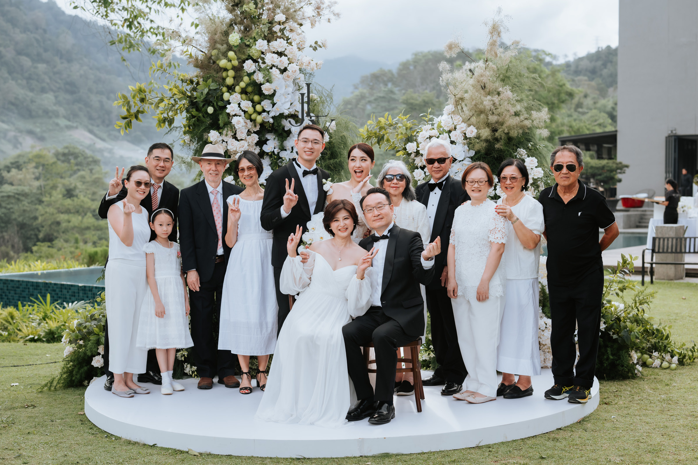 Family portrait session during wedding at Acres Resort photographed by Zach Chin