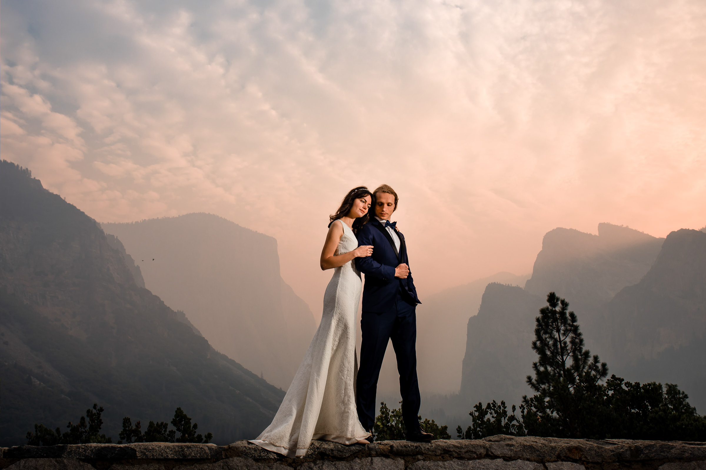 Portrait of couple at Yosemite Park by Marlies Hartmann of Los Angeles