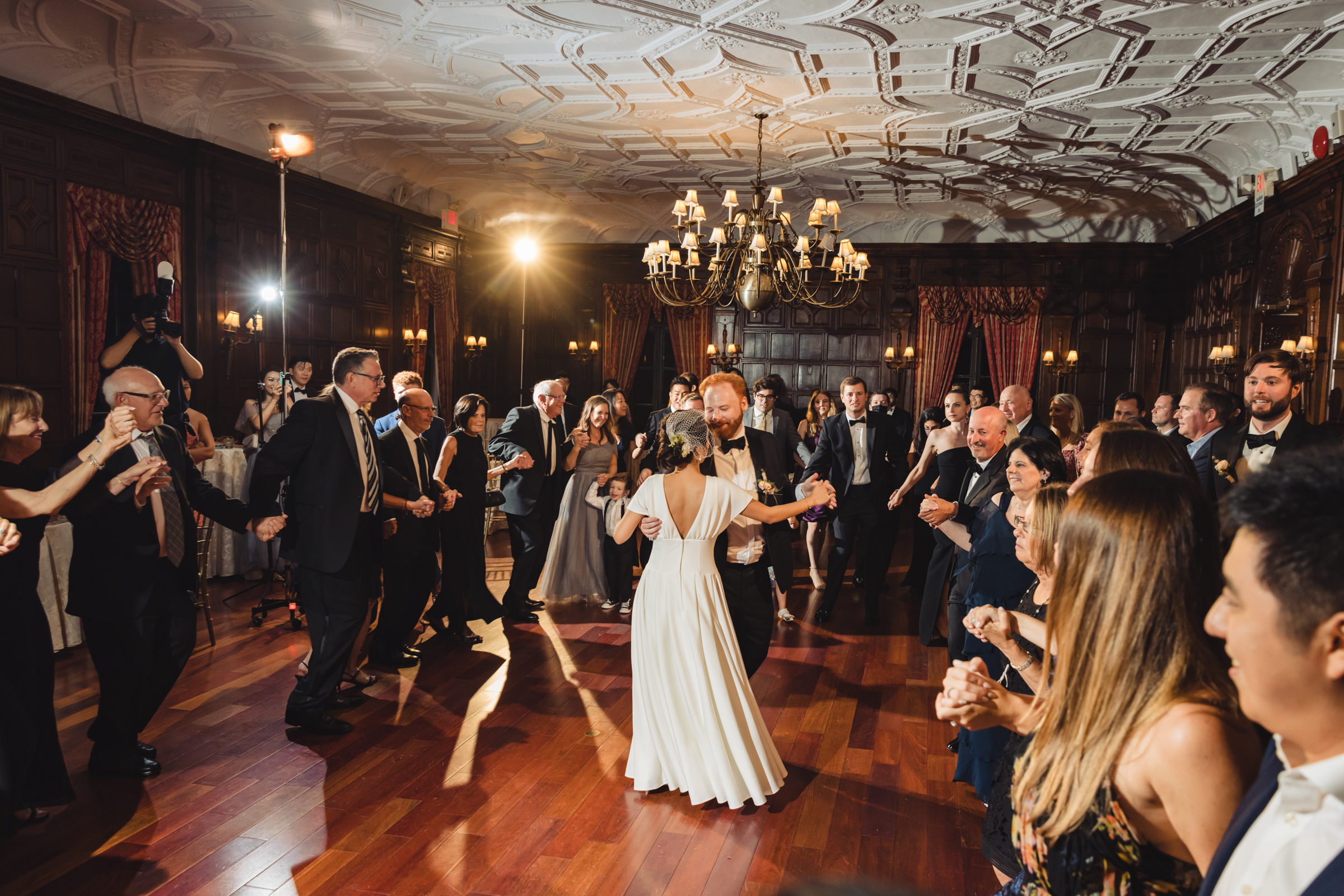 How to Make Your First Dance Memorable | World’s Best Wedding Photography