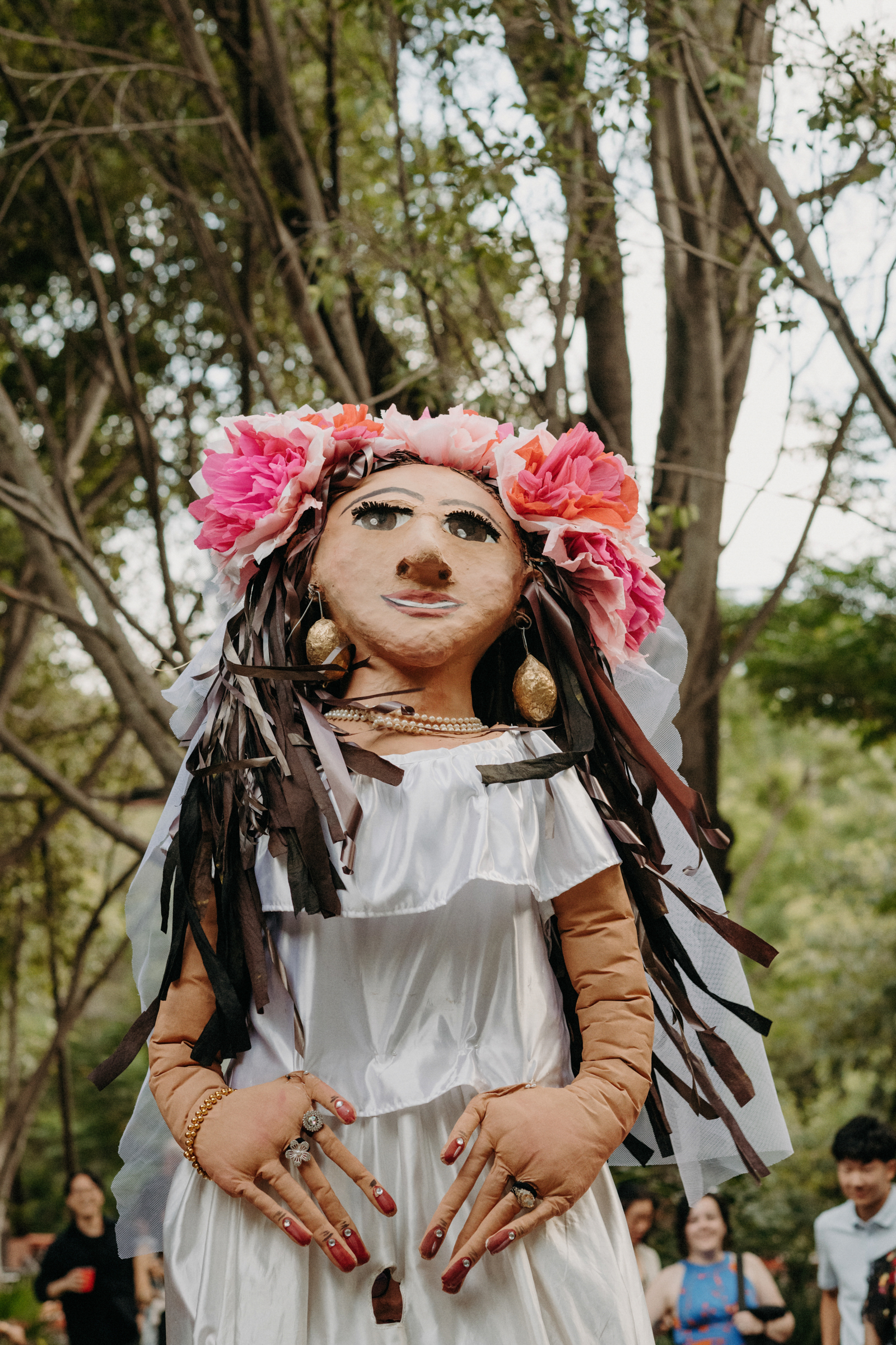 Villa Santa Monica wedding parade photographed by Anna Sauza