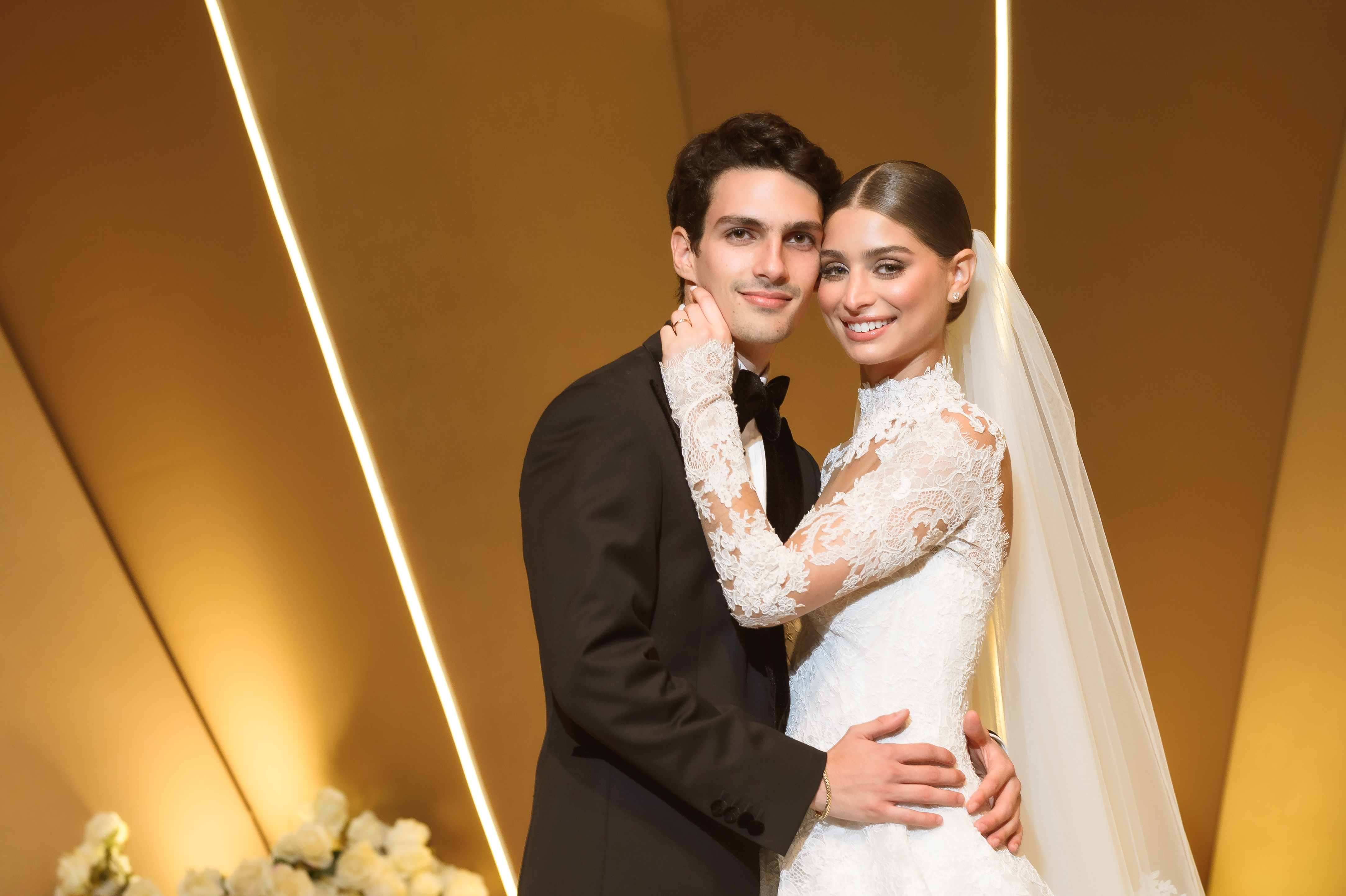 Happy couple at Club Hebreo wedding photographed by Alvaro Ching