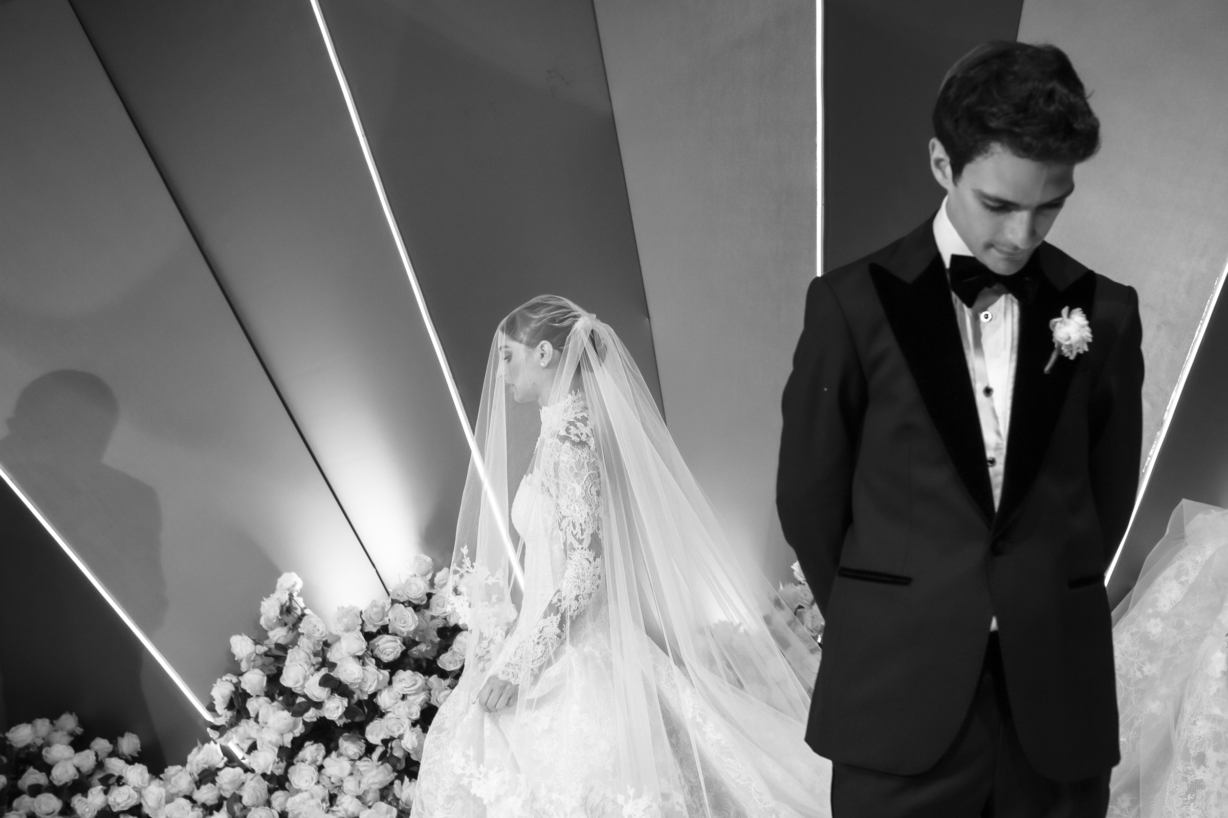 bride circle groom at Club Hebreo Panama photographed by Alvaro Ching