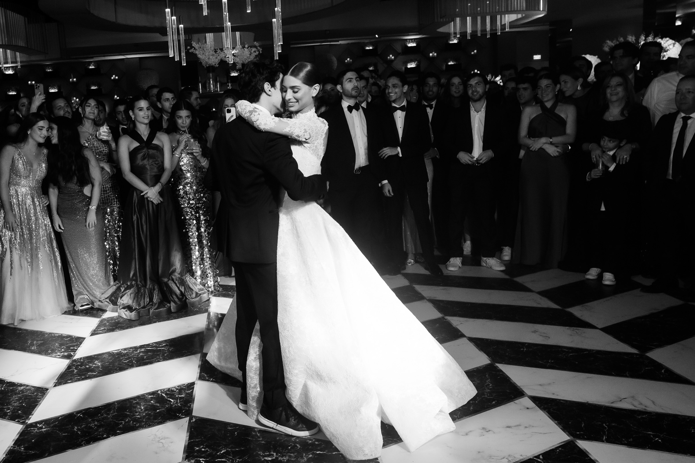 First dance at Club Hebreo wedding photographer by Alvaro Ching