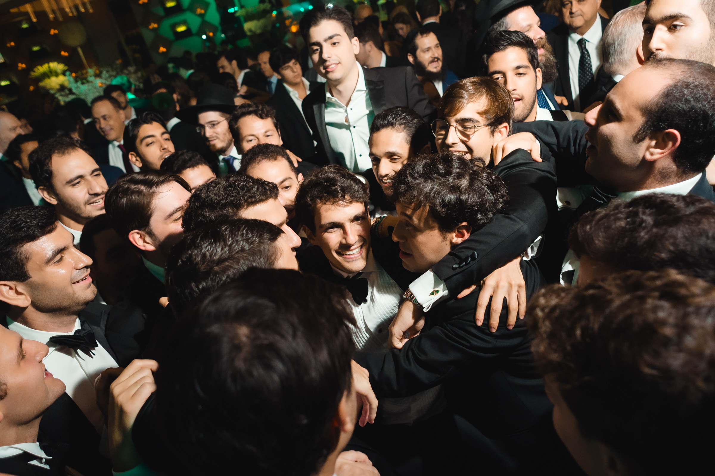 Party fun at Club Hebreo wedding