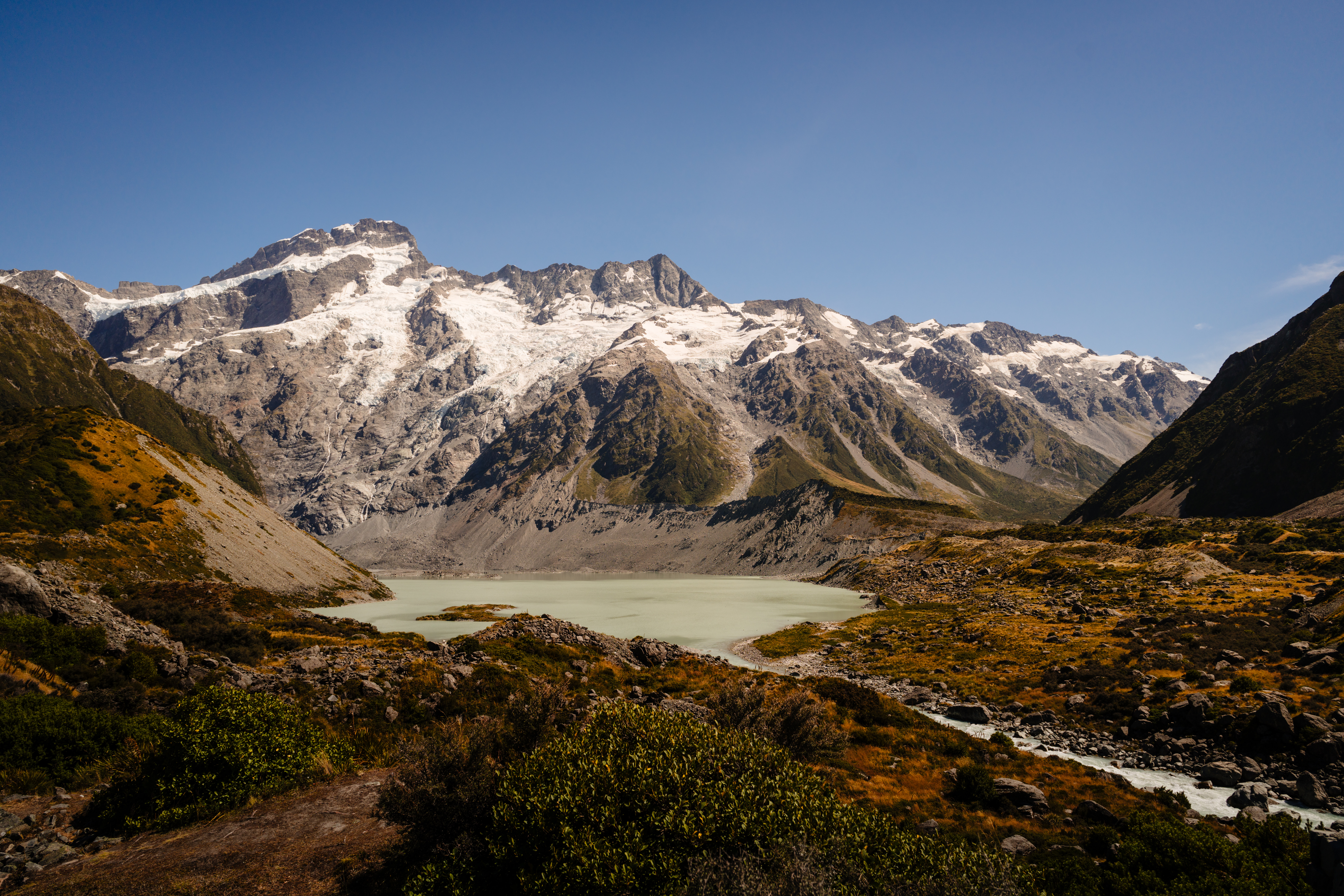 Intimate mountaintop wedding in Wanaka, New Zealand - Vinson Images