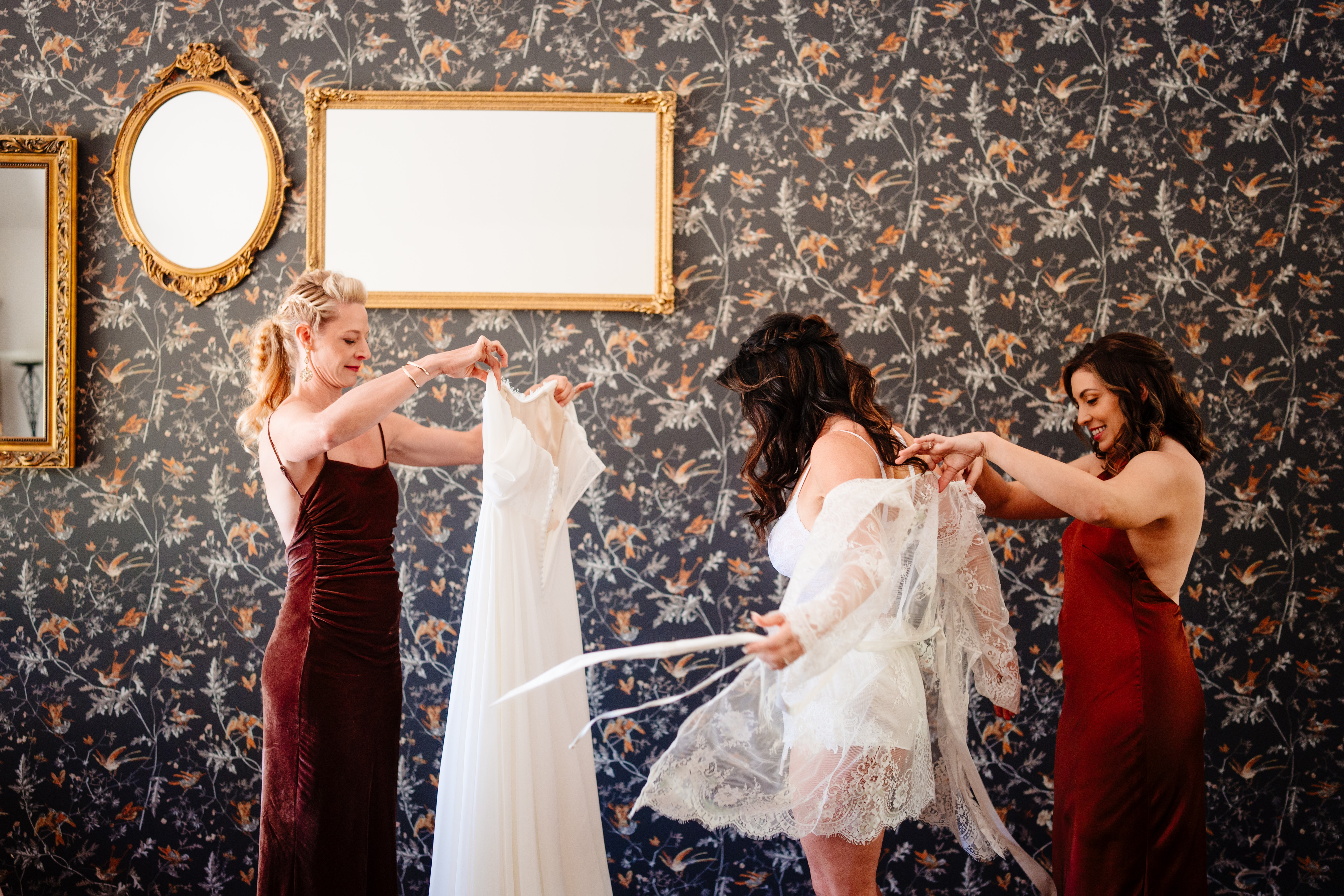 Intimate mountaintop wedding in Wanaka, New Zealand - Vinson Images