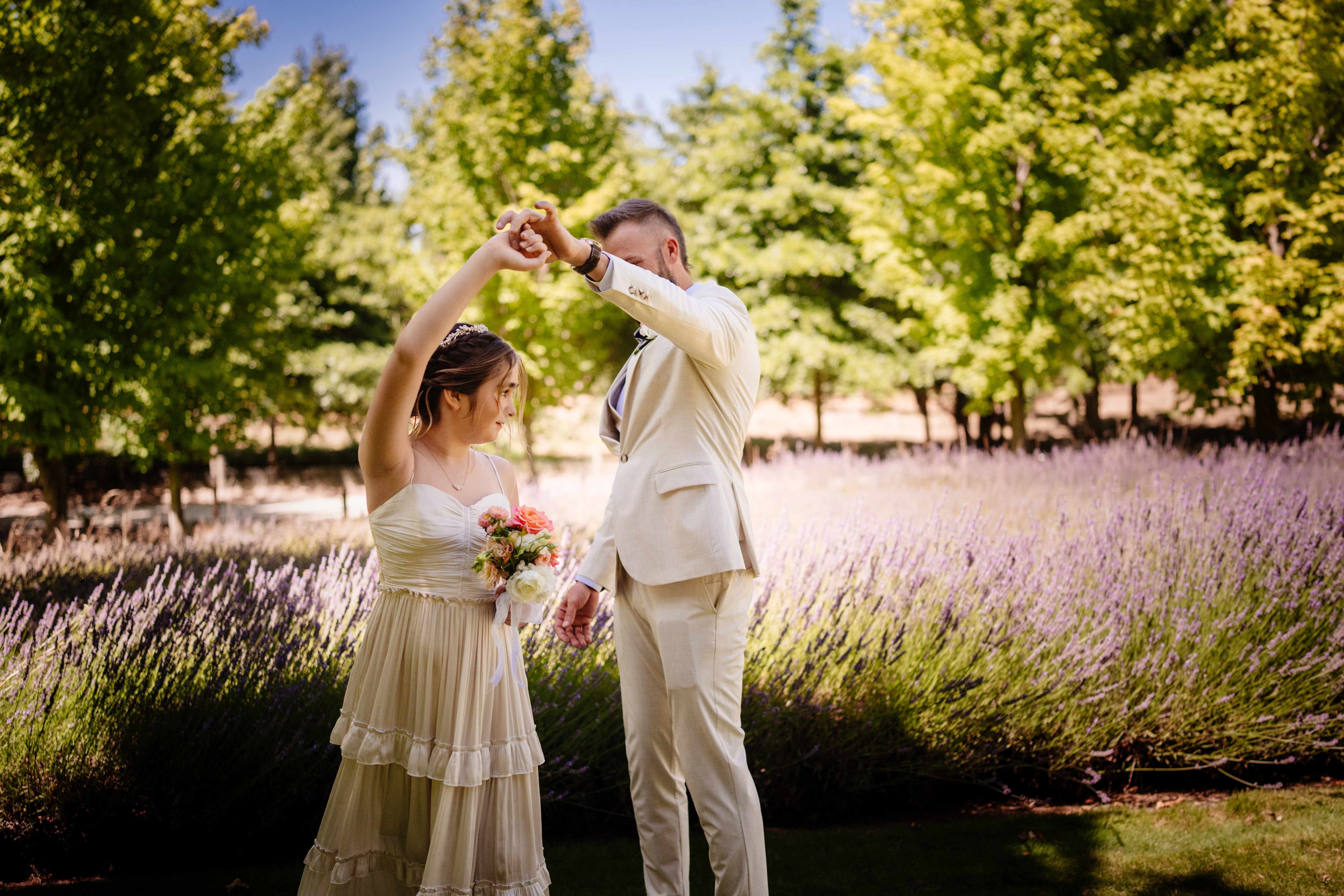 Intimate mountaintop wedding in Wanaka, New Zealand - Vinson Images