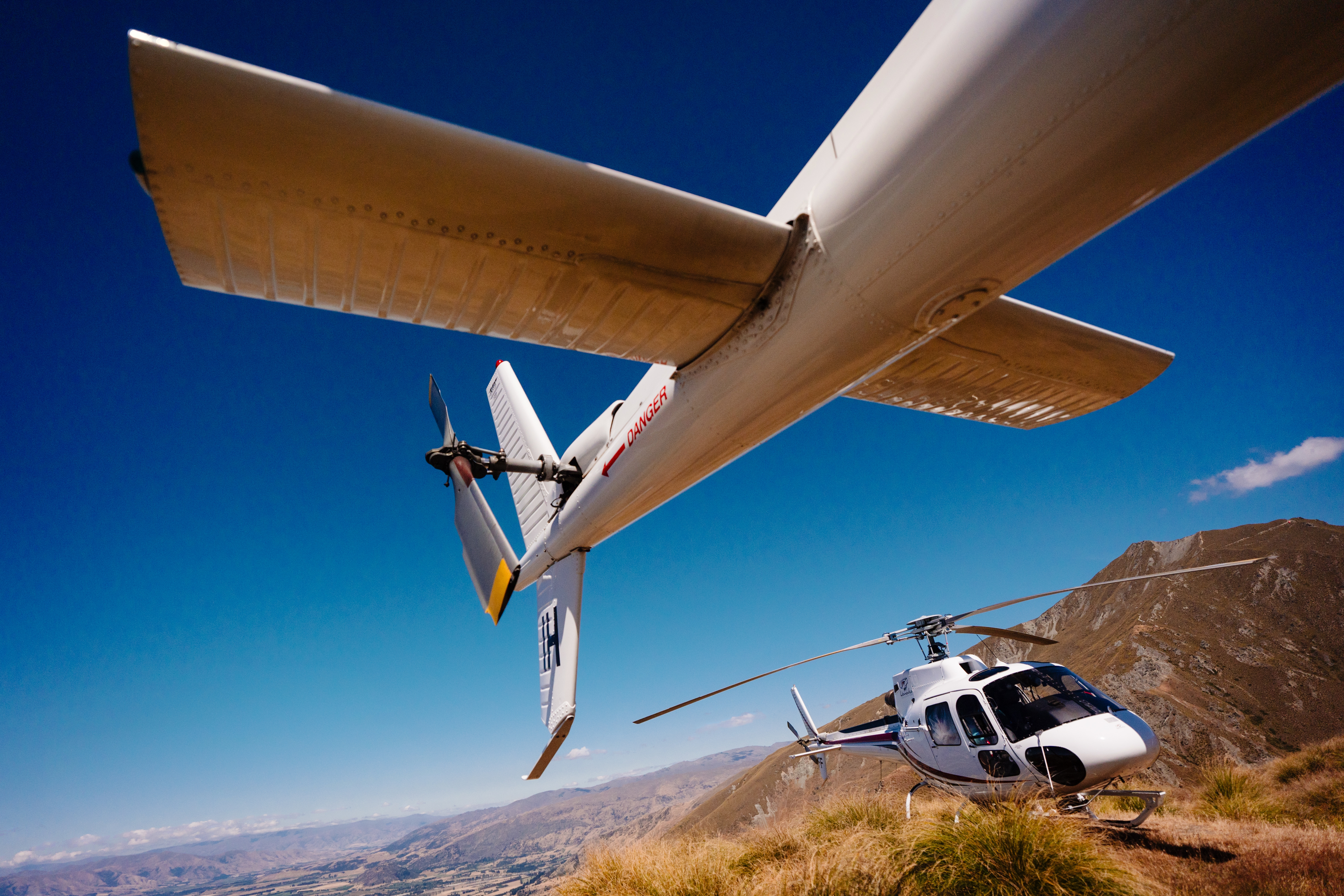 Intimate mountaintop wedding in Wanaka, New Zealand - Vinson Images