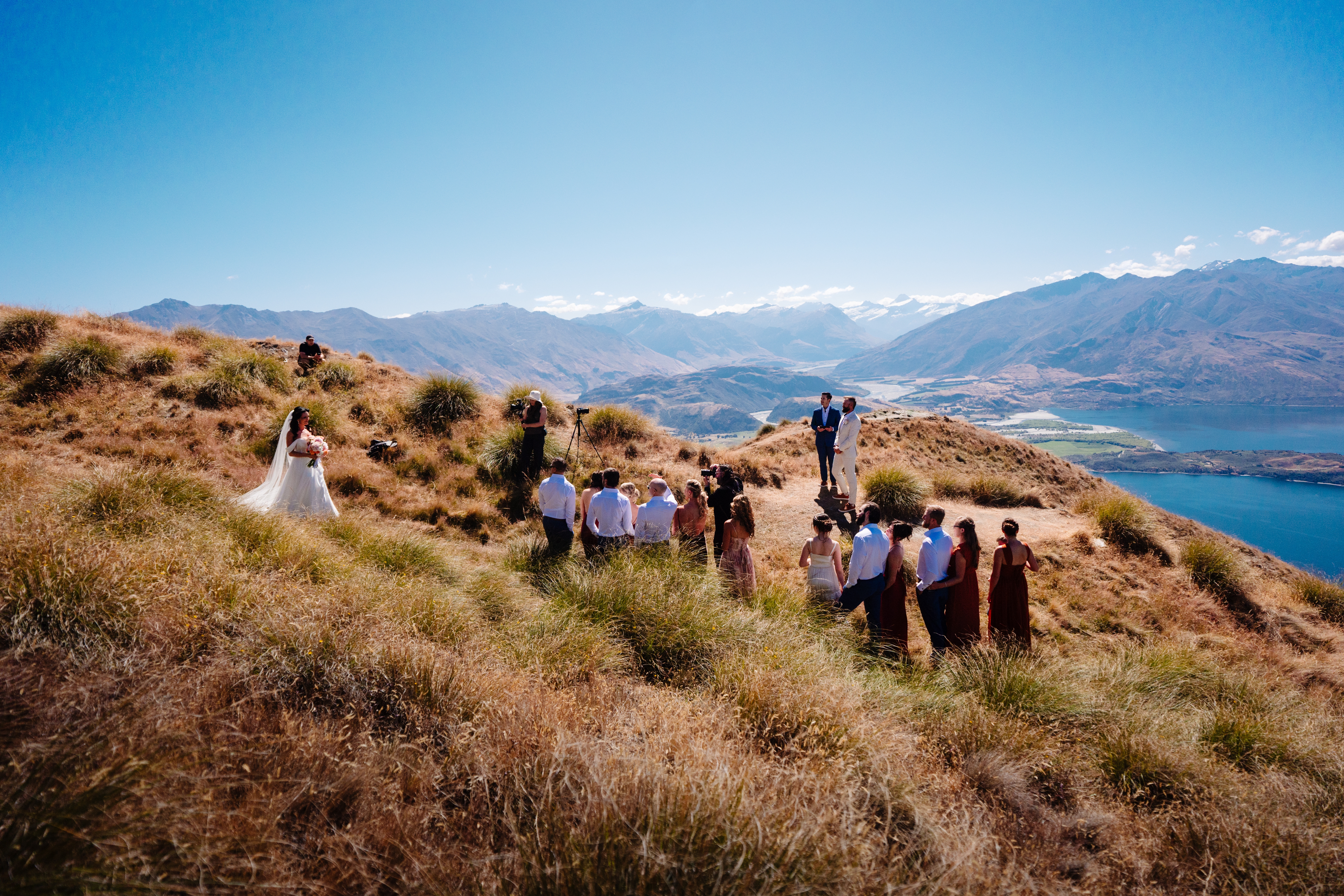 Intimate mountaintop wedding in Wanaka, New Zealand - Vinson Images