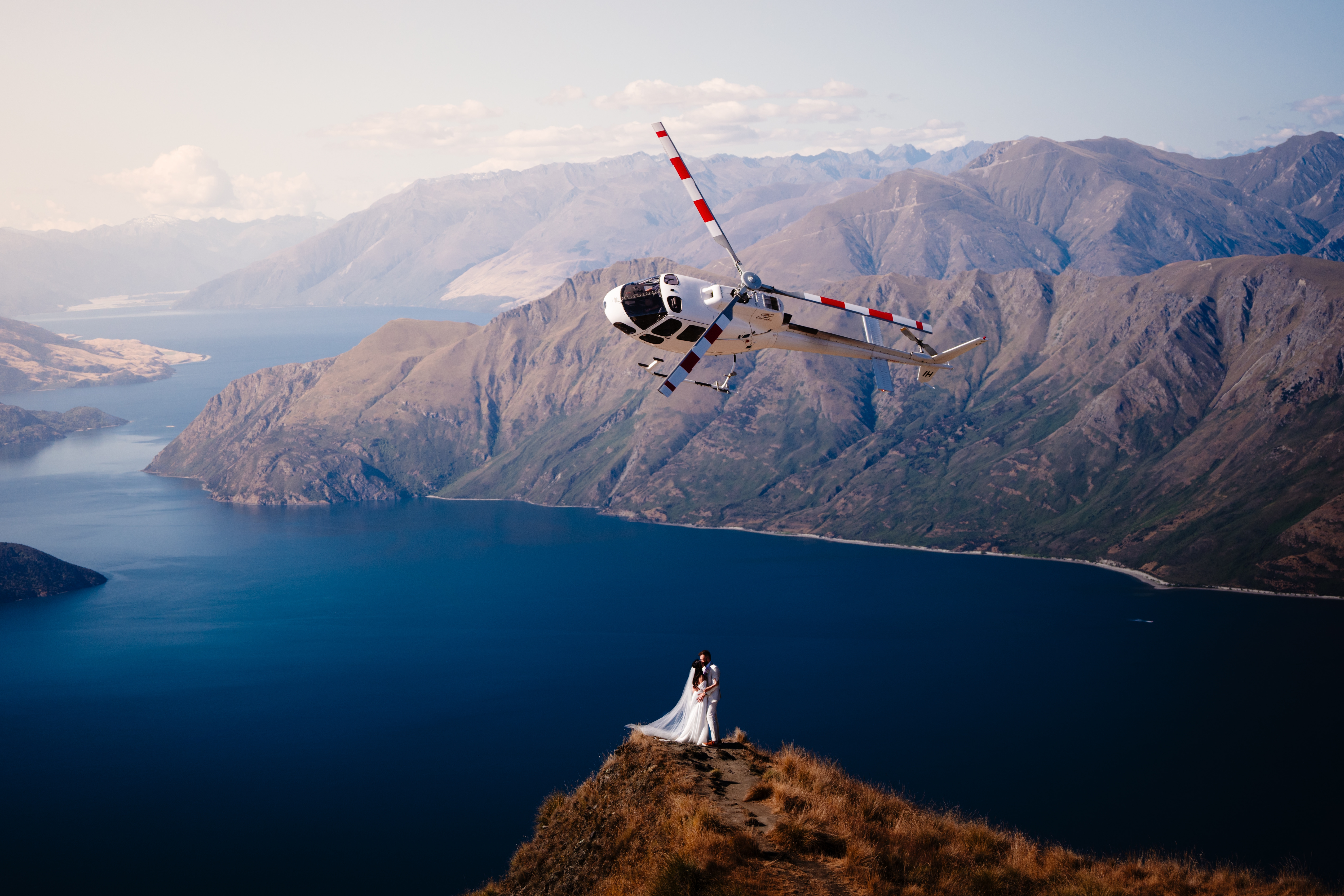 Intimate mountaintop wedding in Wanaka, New Zealand - Vinson Images
