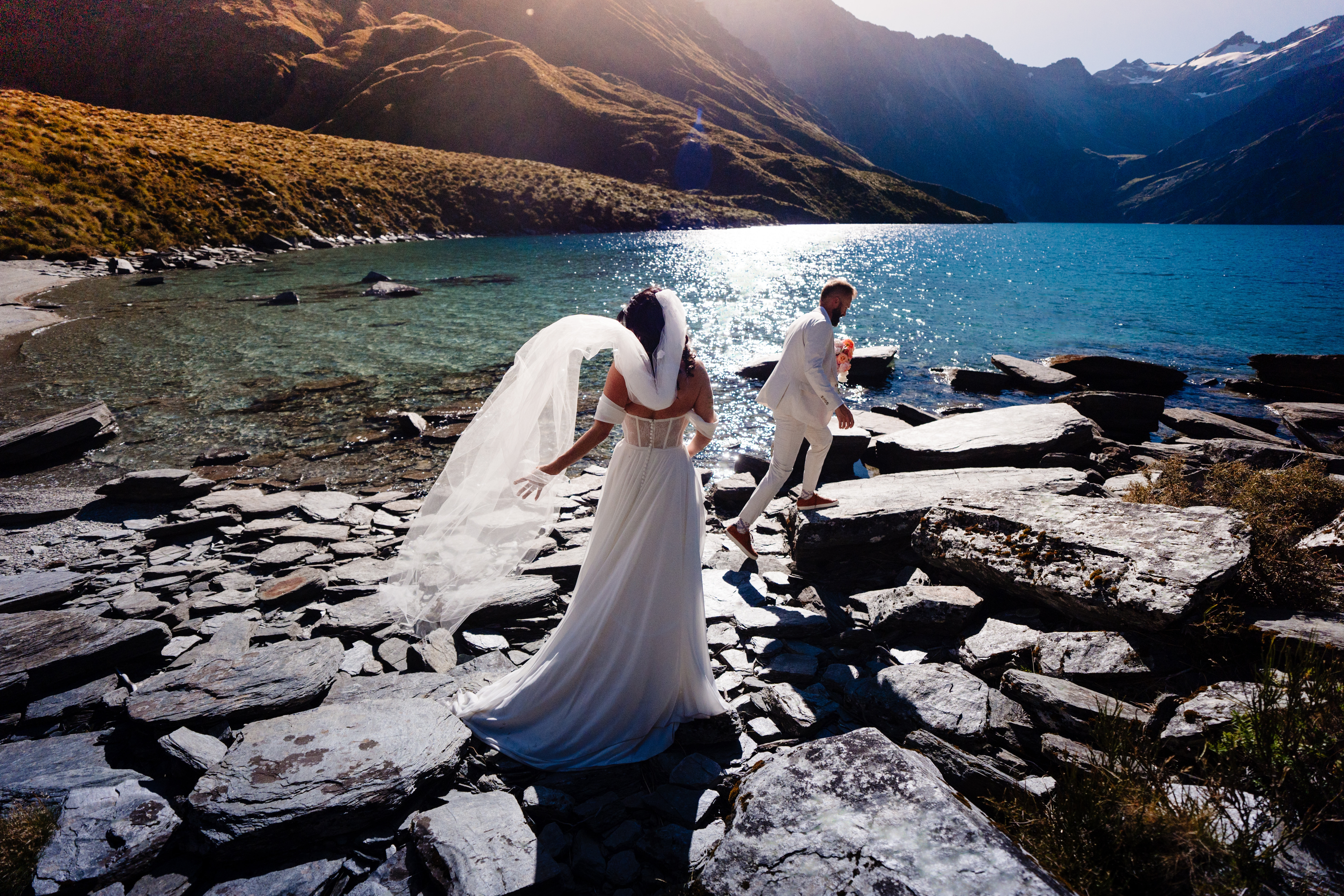 Intimate mountaintop wedding in Wanaka, New Zealand - Vinson Images