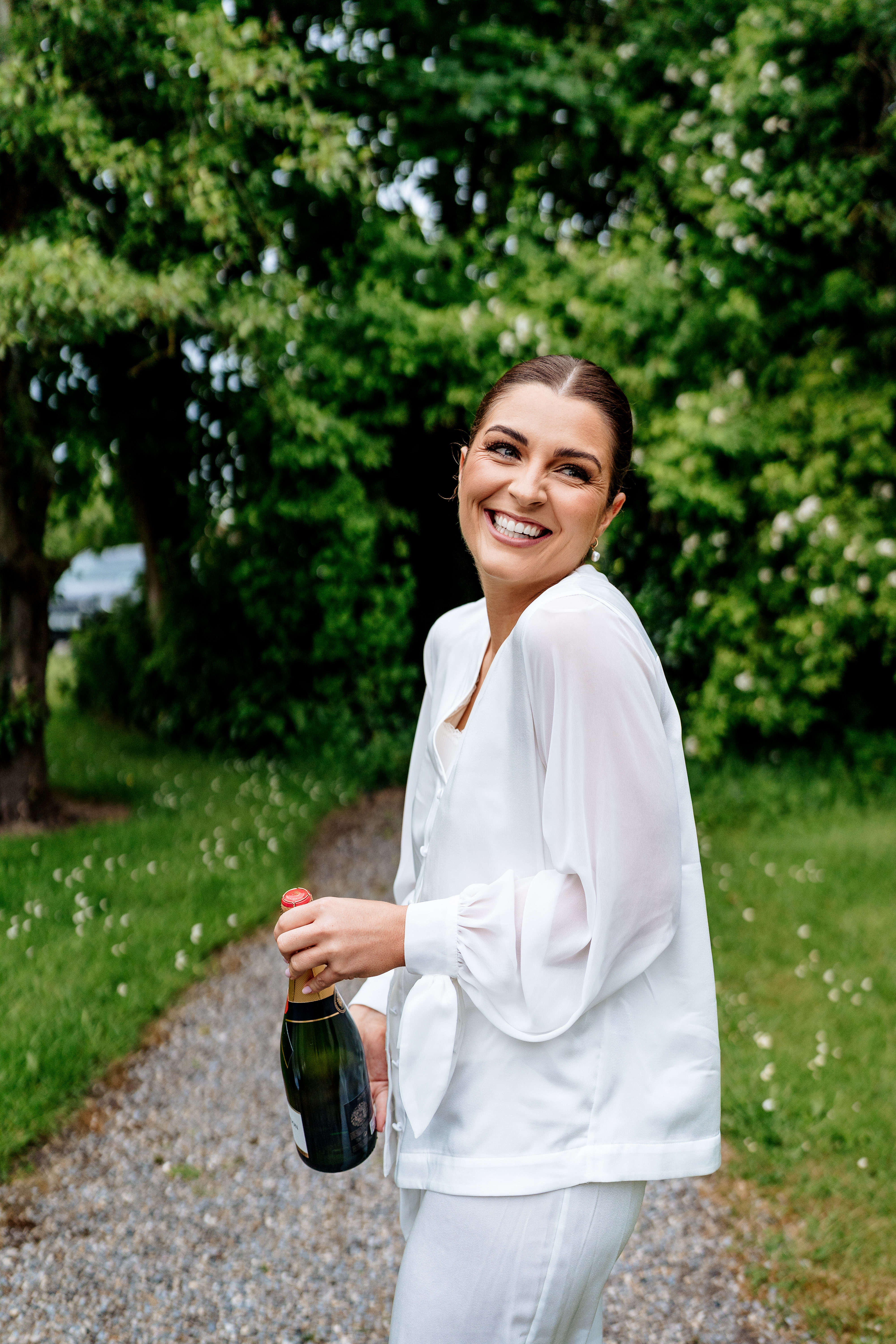 Champagne pop at Kilshane House in Tippery, Sarah Kate Photography