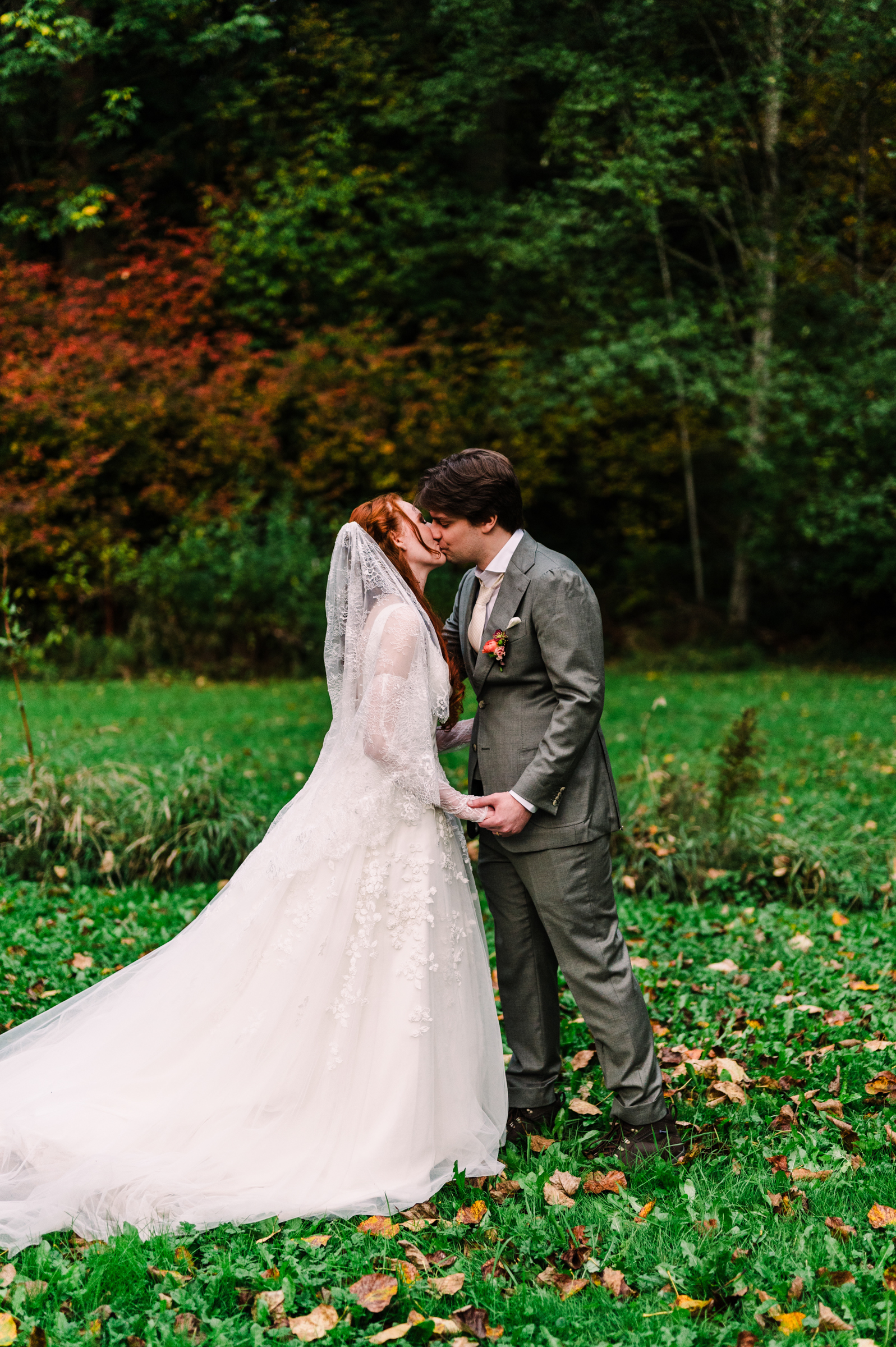 ceremony kiss at Mt. Baker elopement photographed by Marla Manes Photography