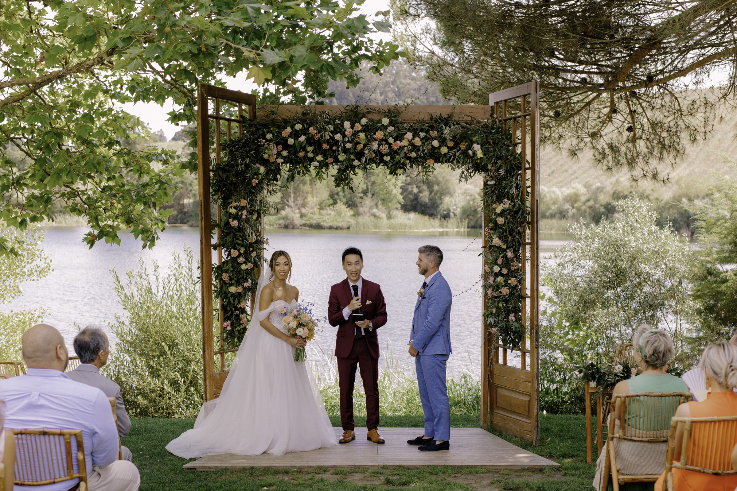 Ceremony under arbor, Pedro Filipe Fotografia, Portugal wedding photographer