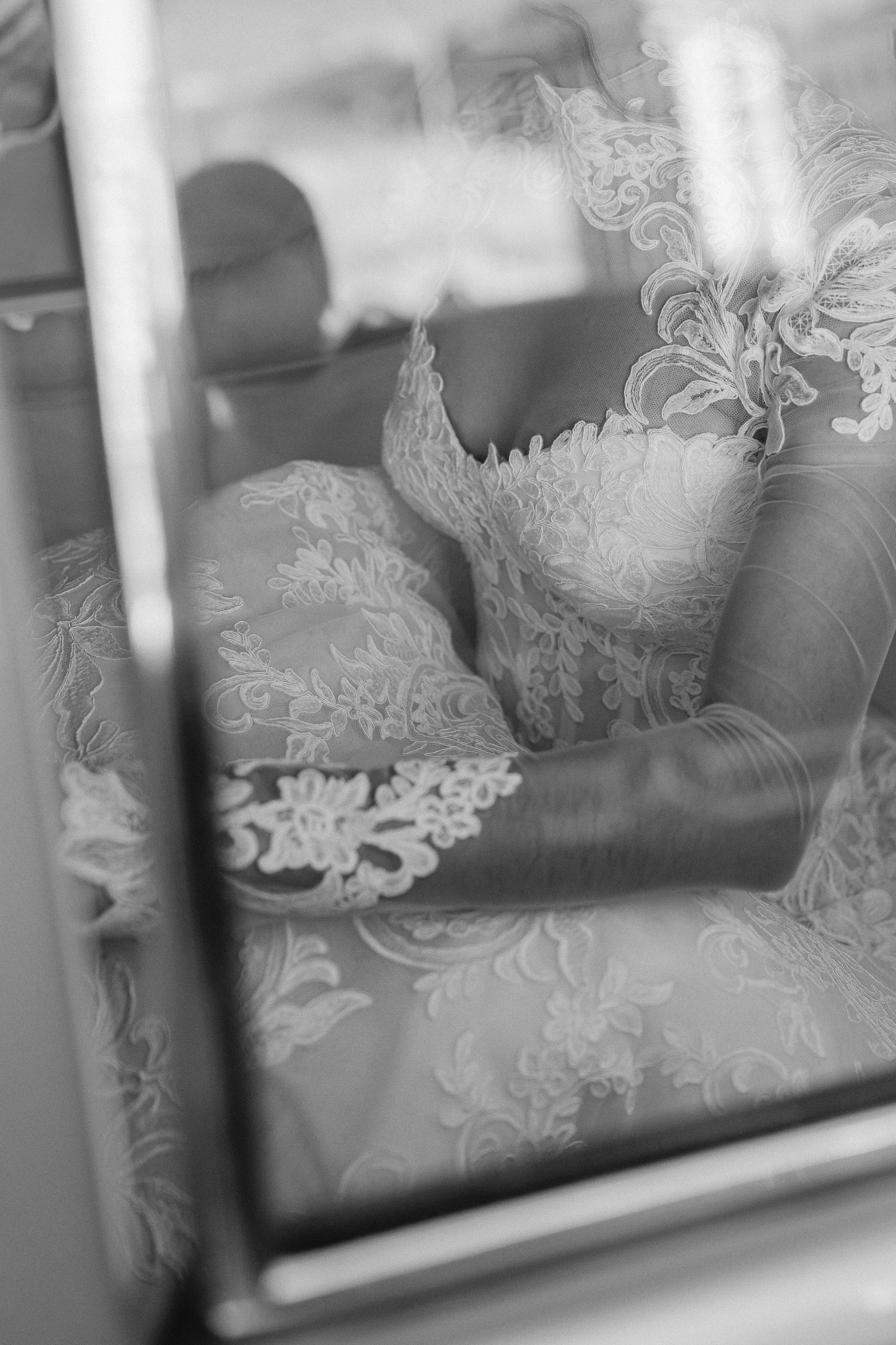 How to Choose the Right Luxury Wedding Photographer - Photo by Ruben Parra