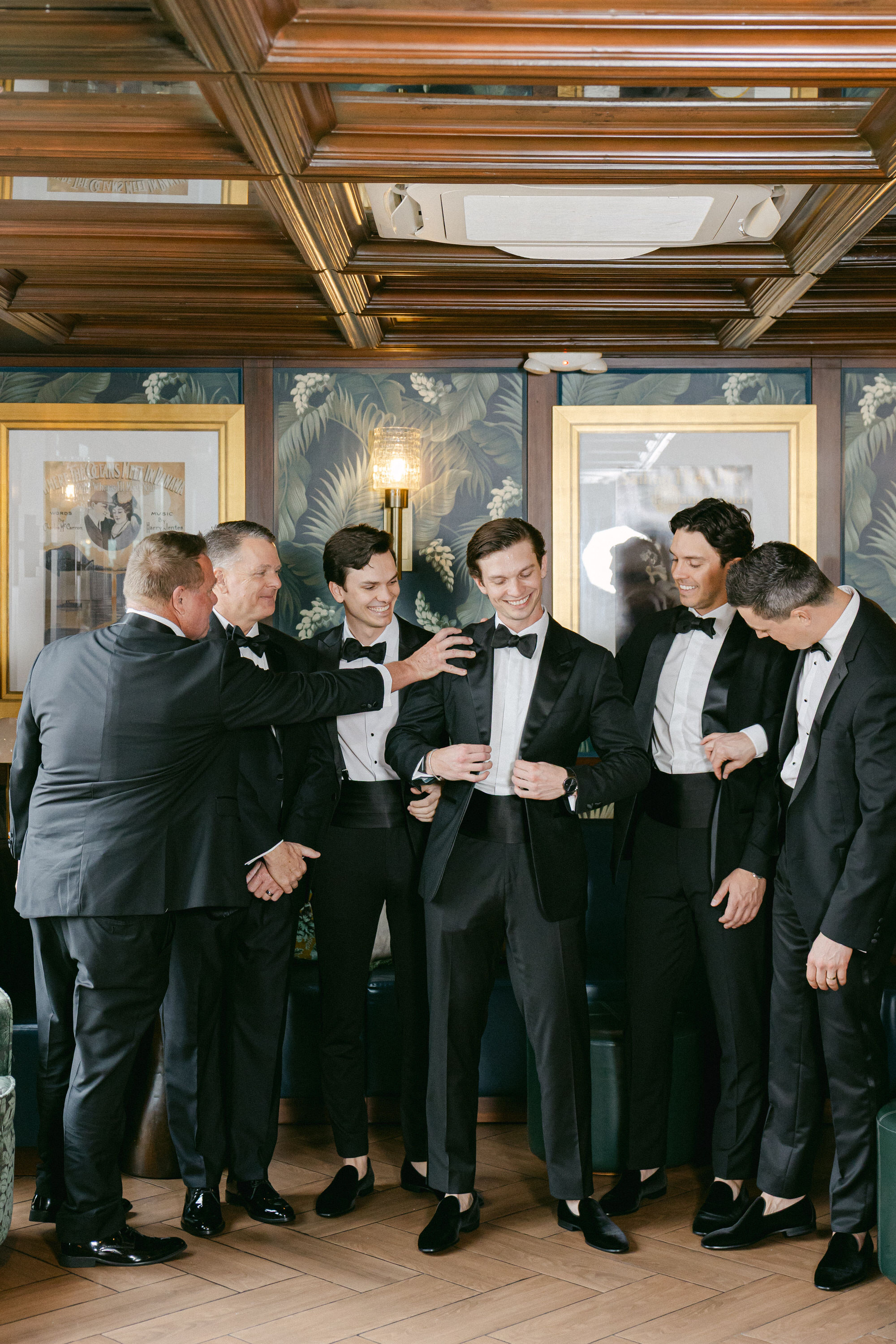 How to Choose the Right Luxury Wedding Photographer - Photo by Ruben Parra