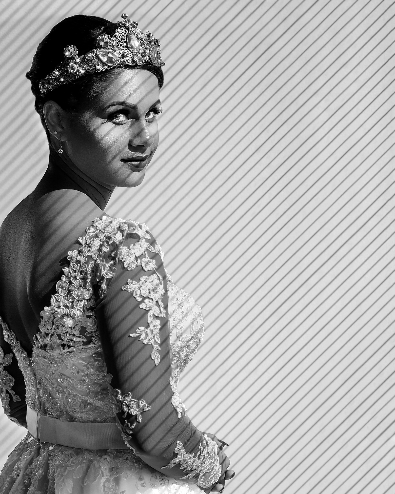 bride-in-tiara-and-lace-long-sleeve-dress-joshua-dwain-photography