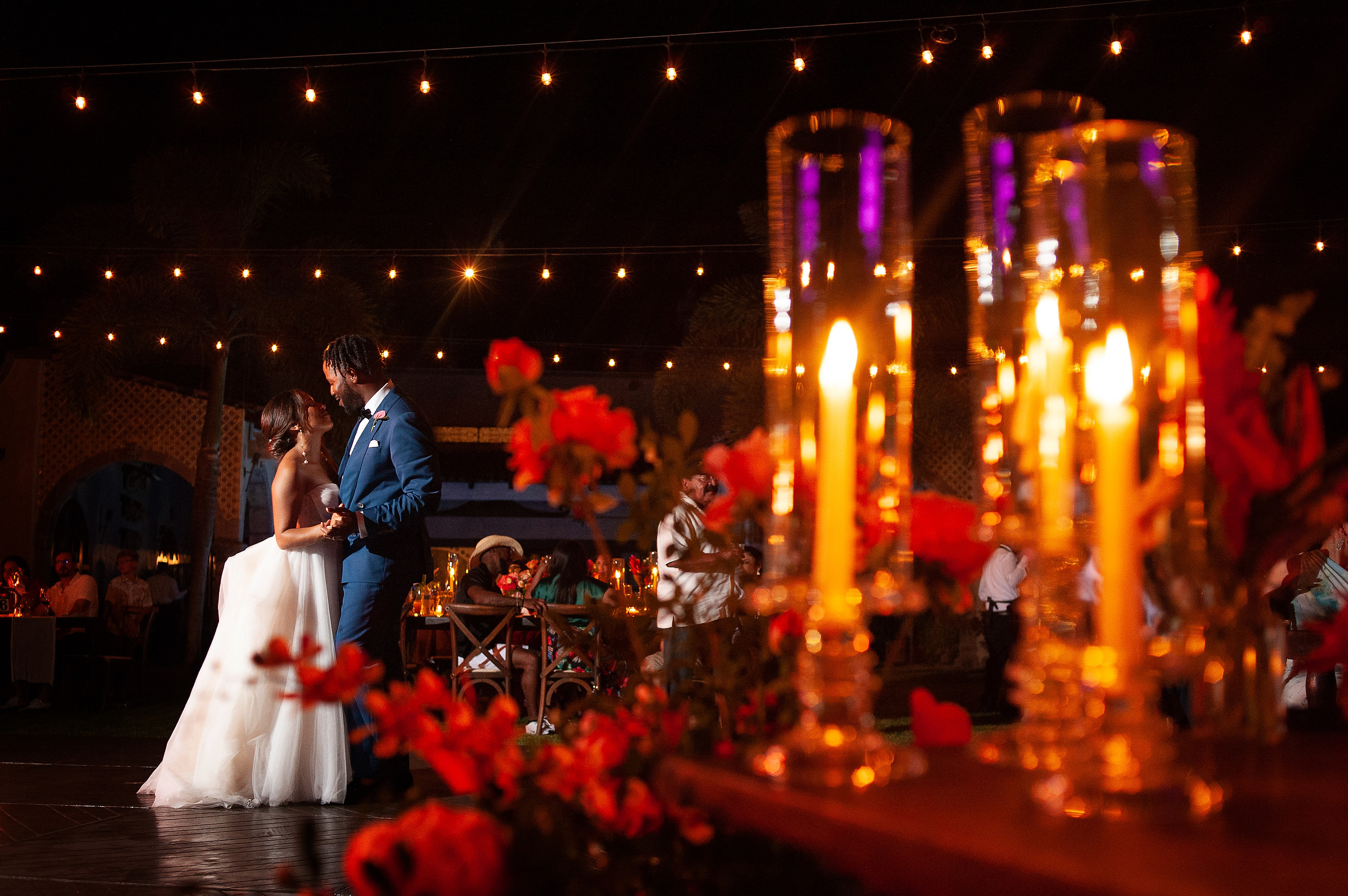 candlelight ideas for for mantlepieces, photographed by Daniel Aguilar, destation wedding photographer based in Mexico