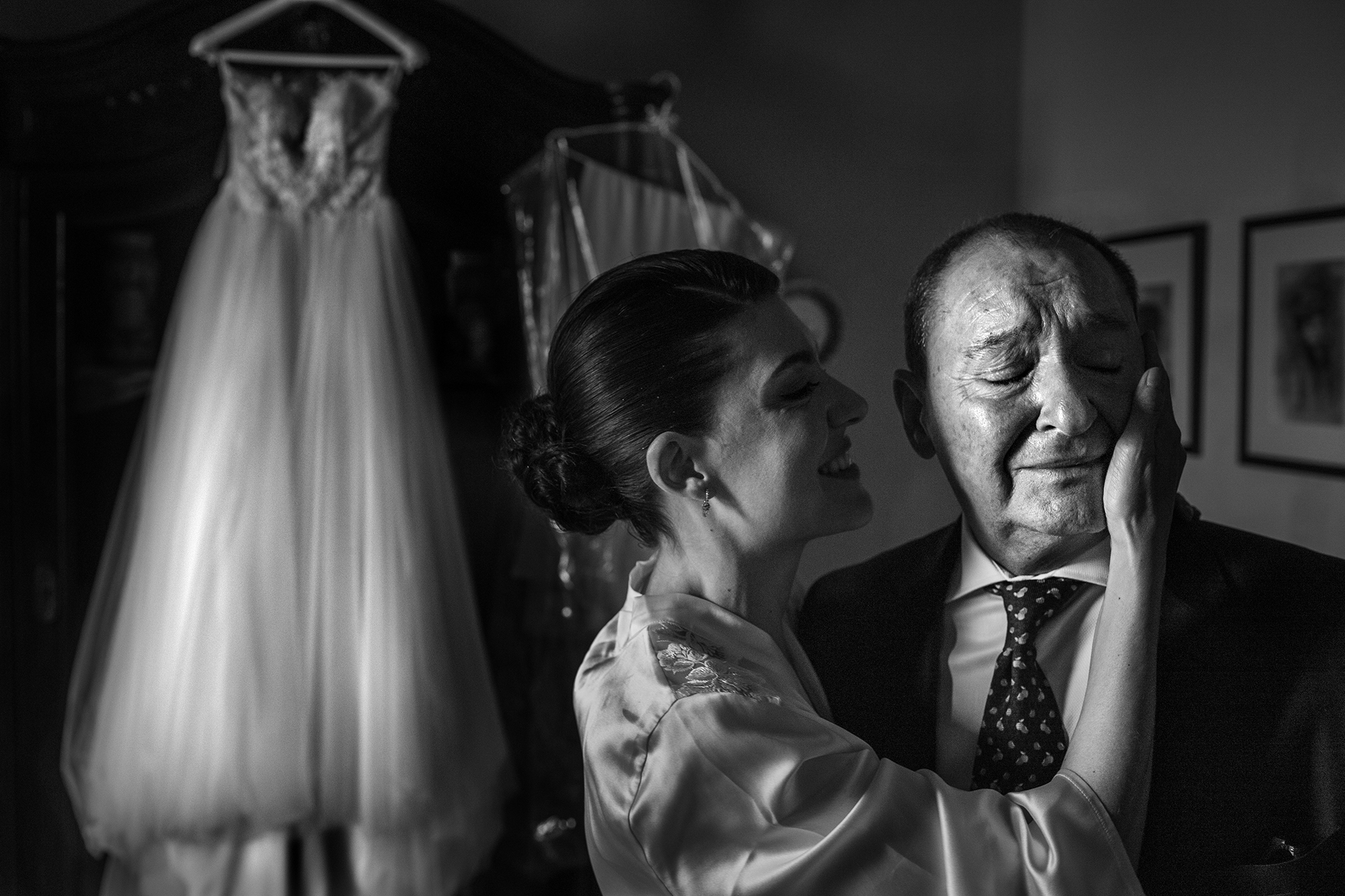 Bride touching dads tearful face -image by Barcelona Spain wedding photographer Victor Lax Photography Bride touching dads tearful face -image by Barcelona Spain wedding photographer Victor Lax Photography