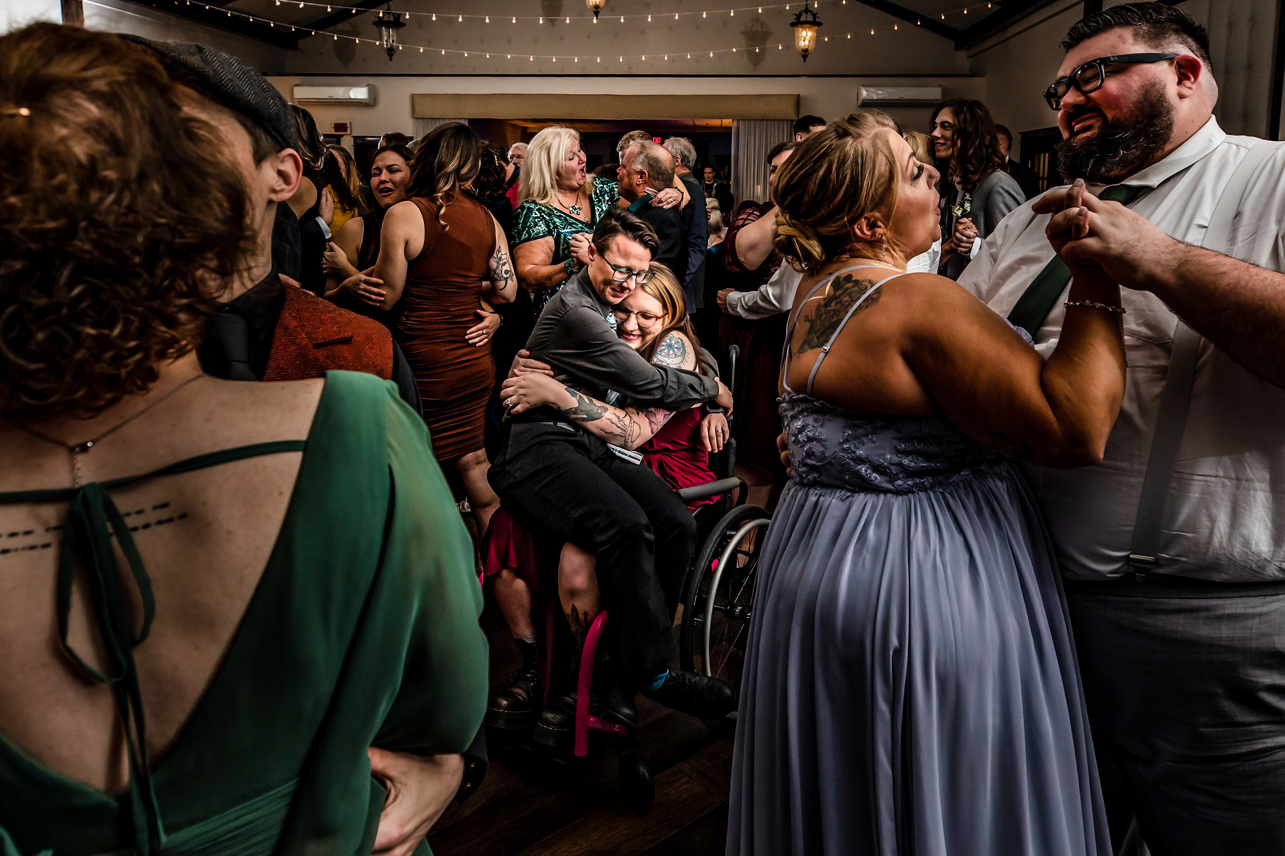 Award winner, couple hugs in the middle of dance floor, Daniel Nydick Photography, New Jersey