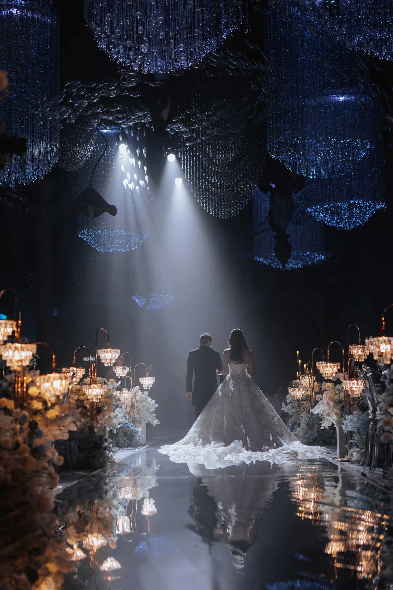 Chandelier and floral lights, photo by ZACH CHIN PHOTOGRAPHY, Malaysia wedding photographers