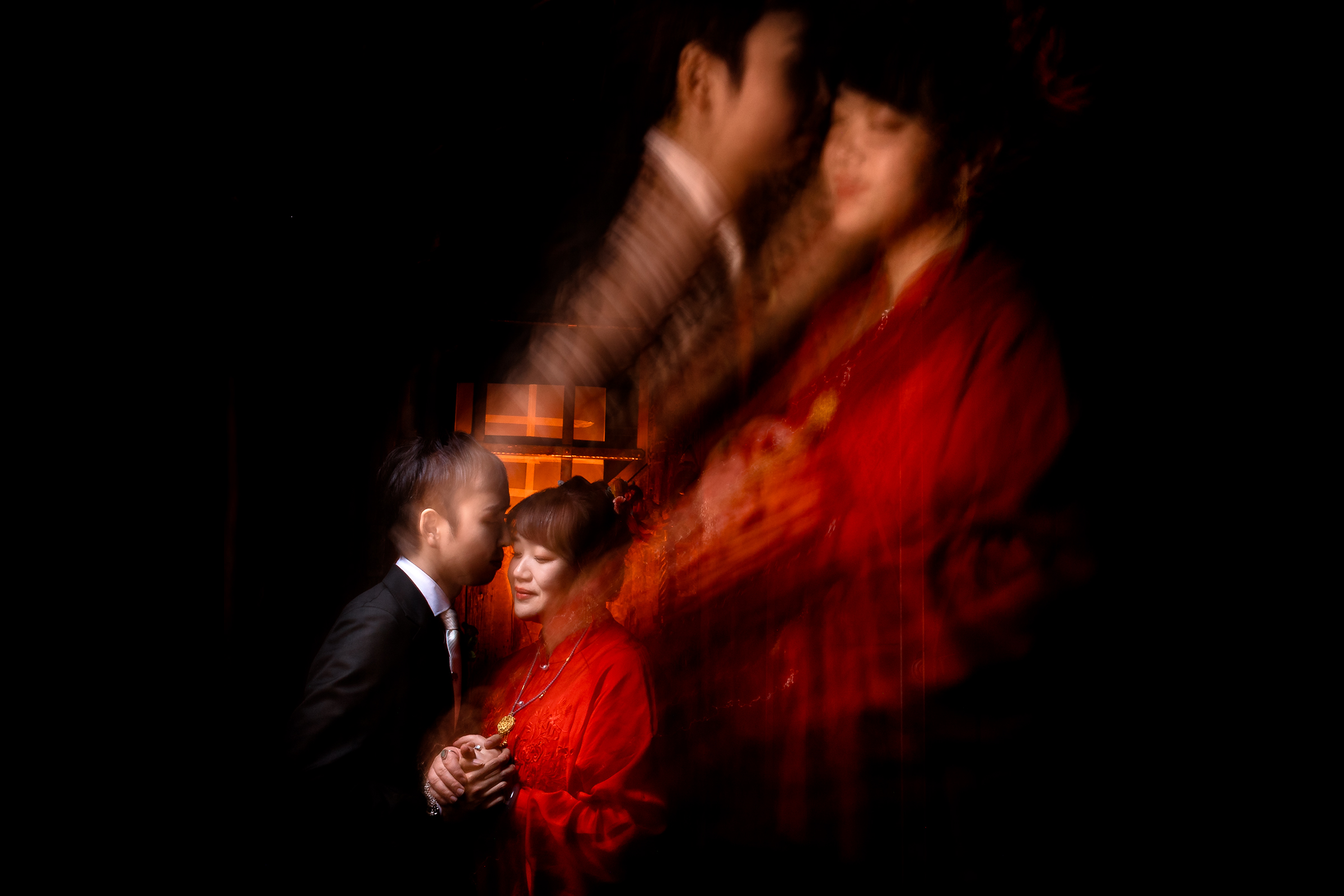 Red couple projection, photo by JOS & TREE, Portland wedding photographers