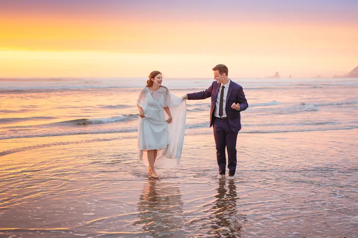 couple-at-water-s-edge-at-oregon-beach-carolines-collective.jpgcouple-at-water-s-edge-at-oregon-beach-carolines-collective