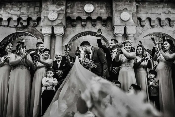 guests-clap-children-play-under-veil-area-da-fotografia-brazil-photographers.jpg (754.94 KB)