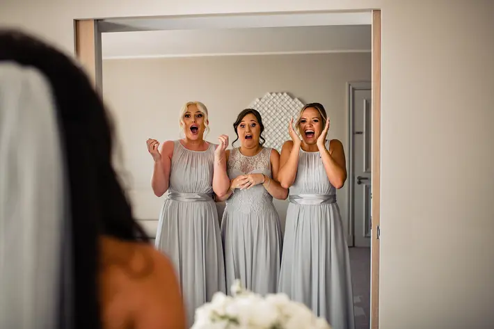 bridesmaids-excited-to-see-the-bride-for-the-first-time-photo-by-shane-p-watts-photography