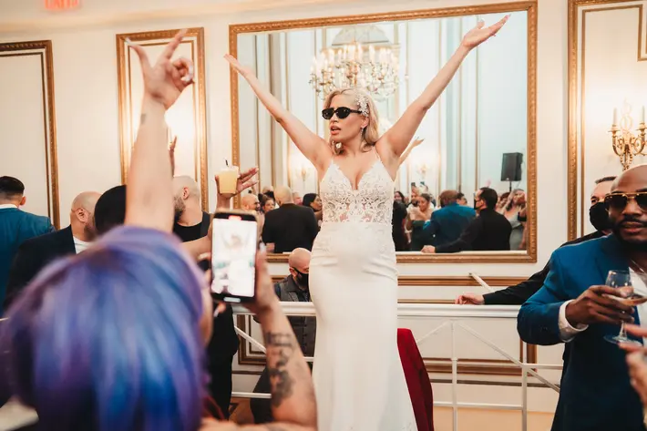 bride-leading-dancing-mike-zawadzki-photography
