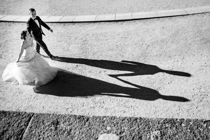 shadow-pf-bride-grrom-walking-marissajoydaly