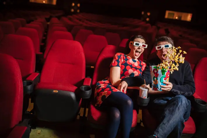 ouple-with-3d-glasses-at-cinema-with-spilling-popcorn-photo-by-photography-by-brea