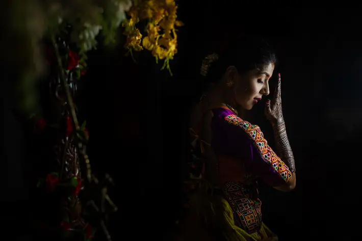 indian-bride-emroidered-top-marigolds-worlds-best-wedding-photos-rimi-sen-bangalore-india-wedding-photographer