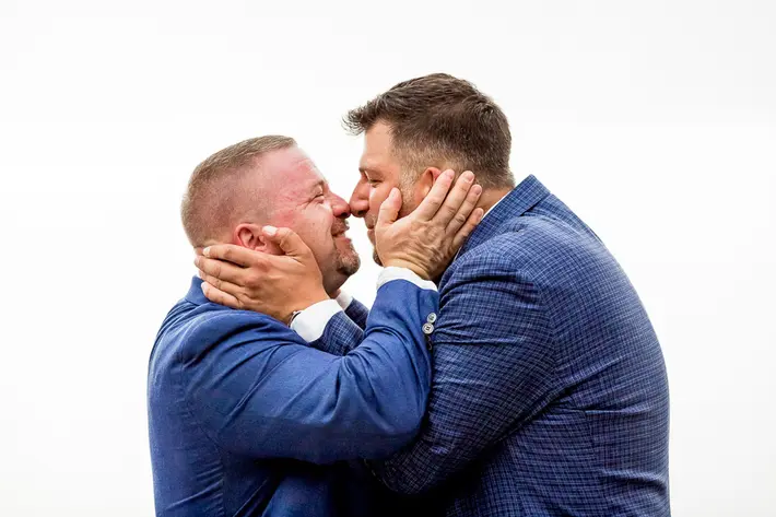 face-to-face-grooms-touch-noses-jaco-costa-rica-kevin-heslin-photography