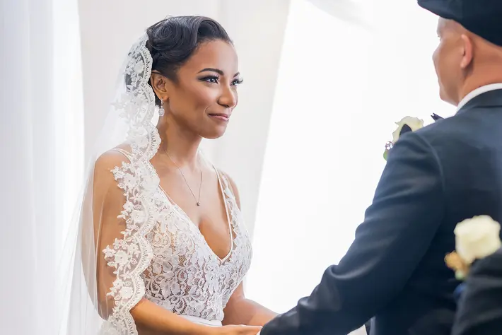 ceremony-moment-focusing-on-bride-photo-by-f10-studio
