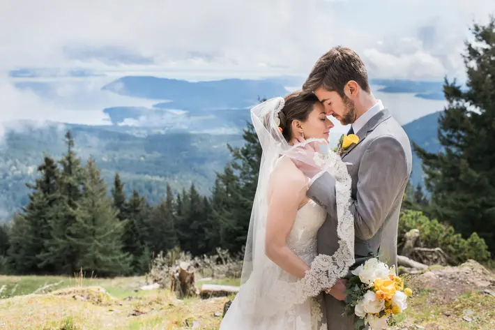 Best Seattle wedding photographers, Satya Curcio, mountain elopement