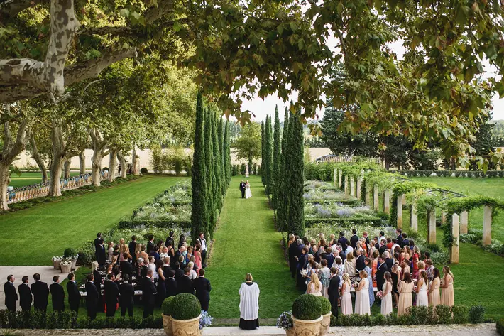 Wedding ceremony in Tuscany, photographed by Ross Harvey, London wedding photographer