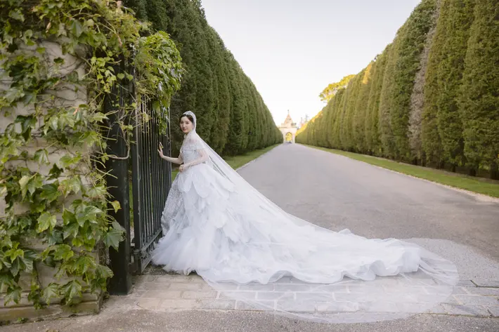 Bridal portrait at chateau grounds Yun Li Photography