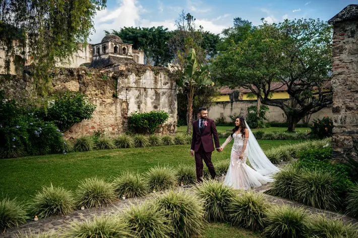 Poptelecan Ionut Photography Florida wedding photographer couple walking