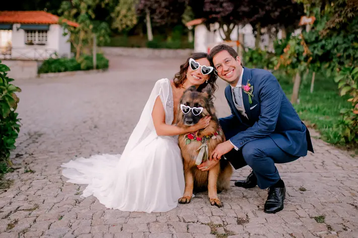 Pedro Felipe Photography couple with dog Quinta da Eira Portugal wedding